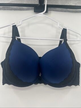 Size 42D  Torrid Bra